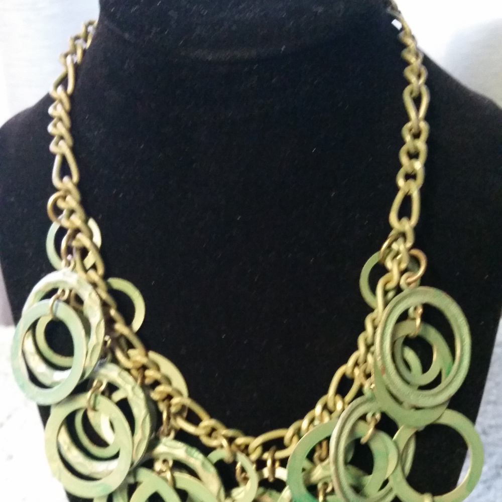 BRASS RINGED NECKLACE - Picture 2 of 2